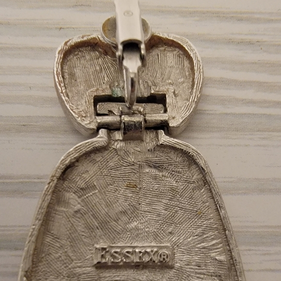 E11 Vintage Essex Silver-tone Clip-on Earrings - Picture 2 of 2
